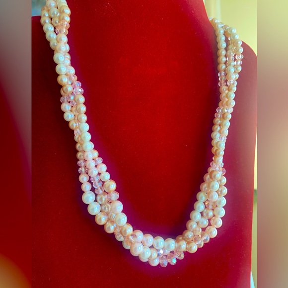 Tri-Strand Pale Pink Pearl necklace - Picture 1 of 7